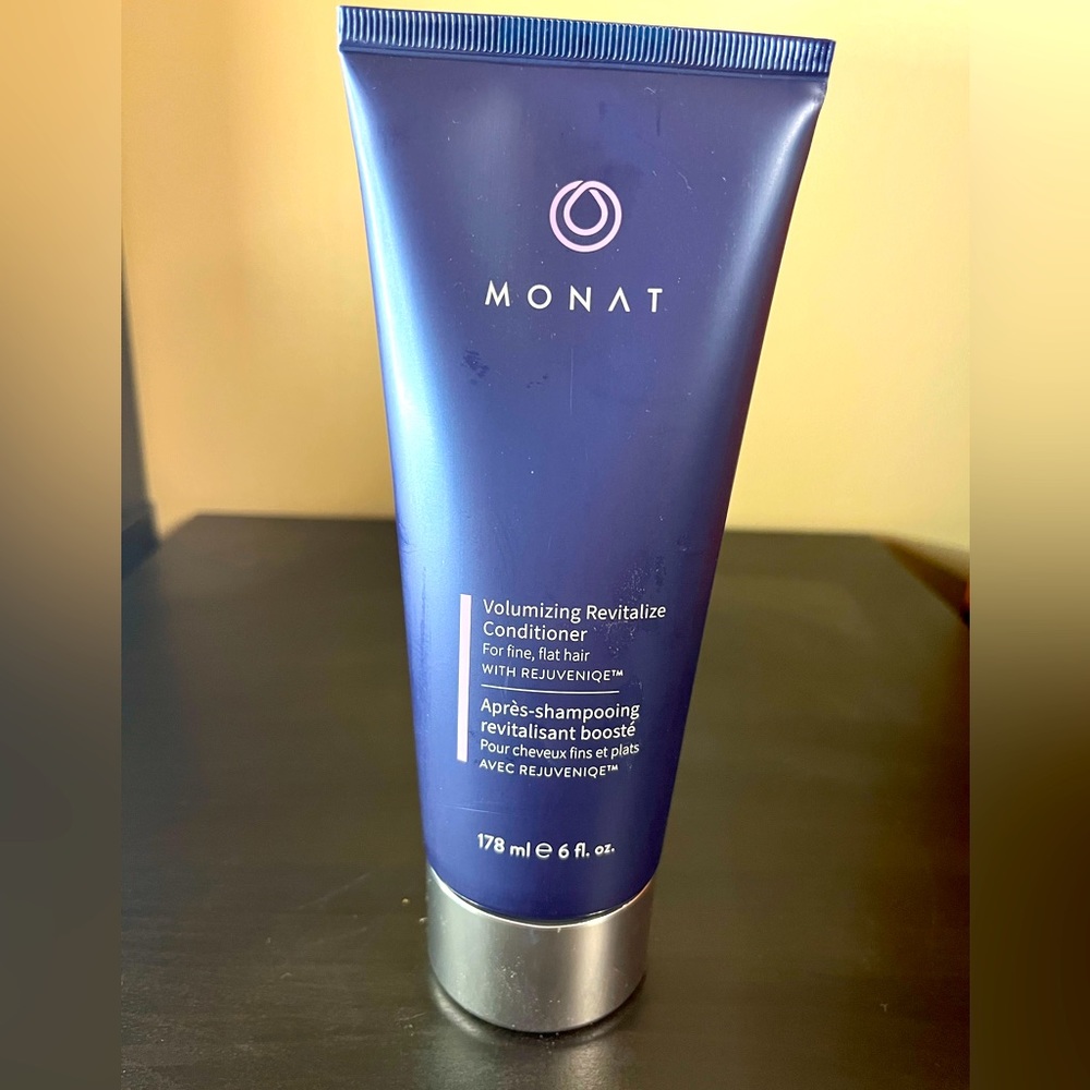 MONAT Volumizing Revitalize Conditioner